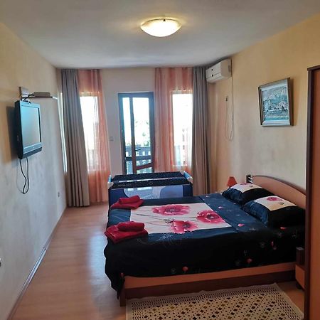 Guest House Olga Balcic Exterior foto