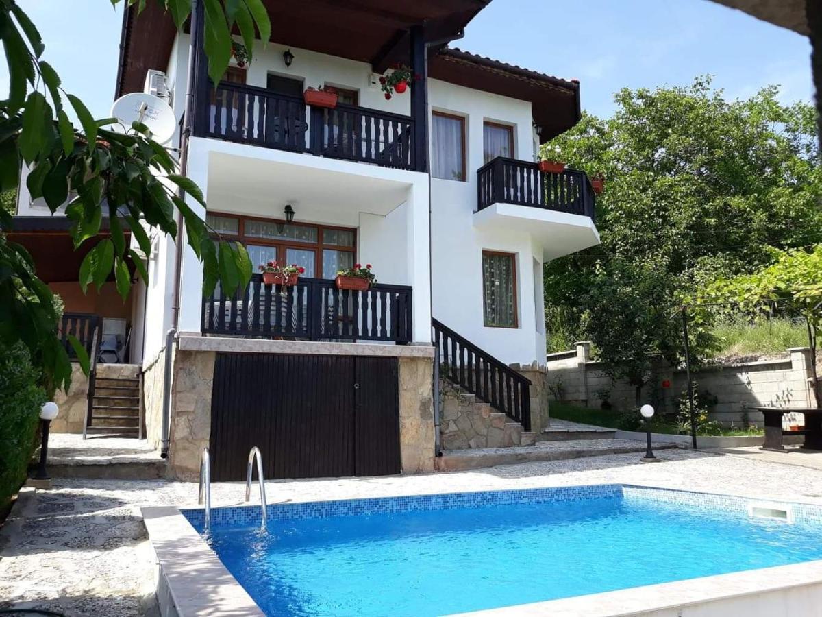 Guest House Olga Balcic Exterior foto