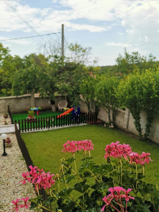 Guest House Olga Balcic Exterior foto