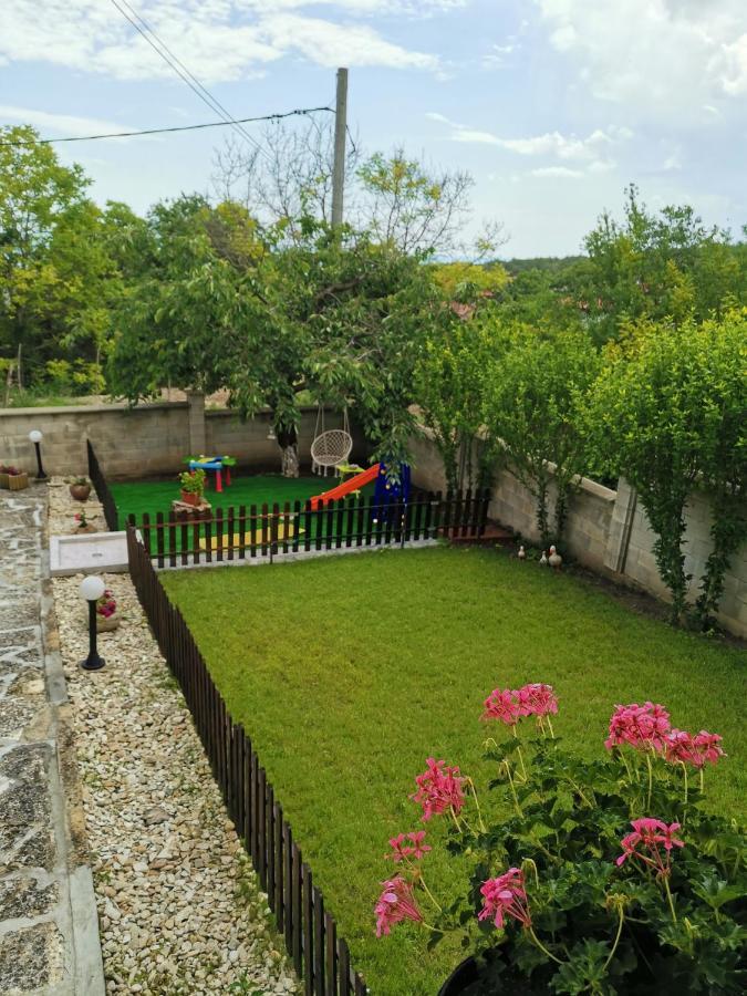 Guest House Olga Balcic Exterior foto