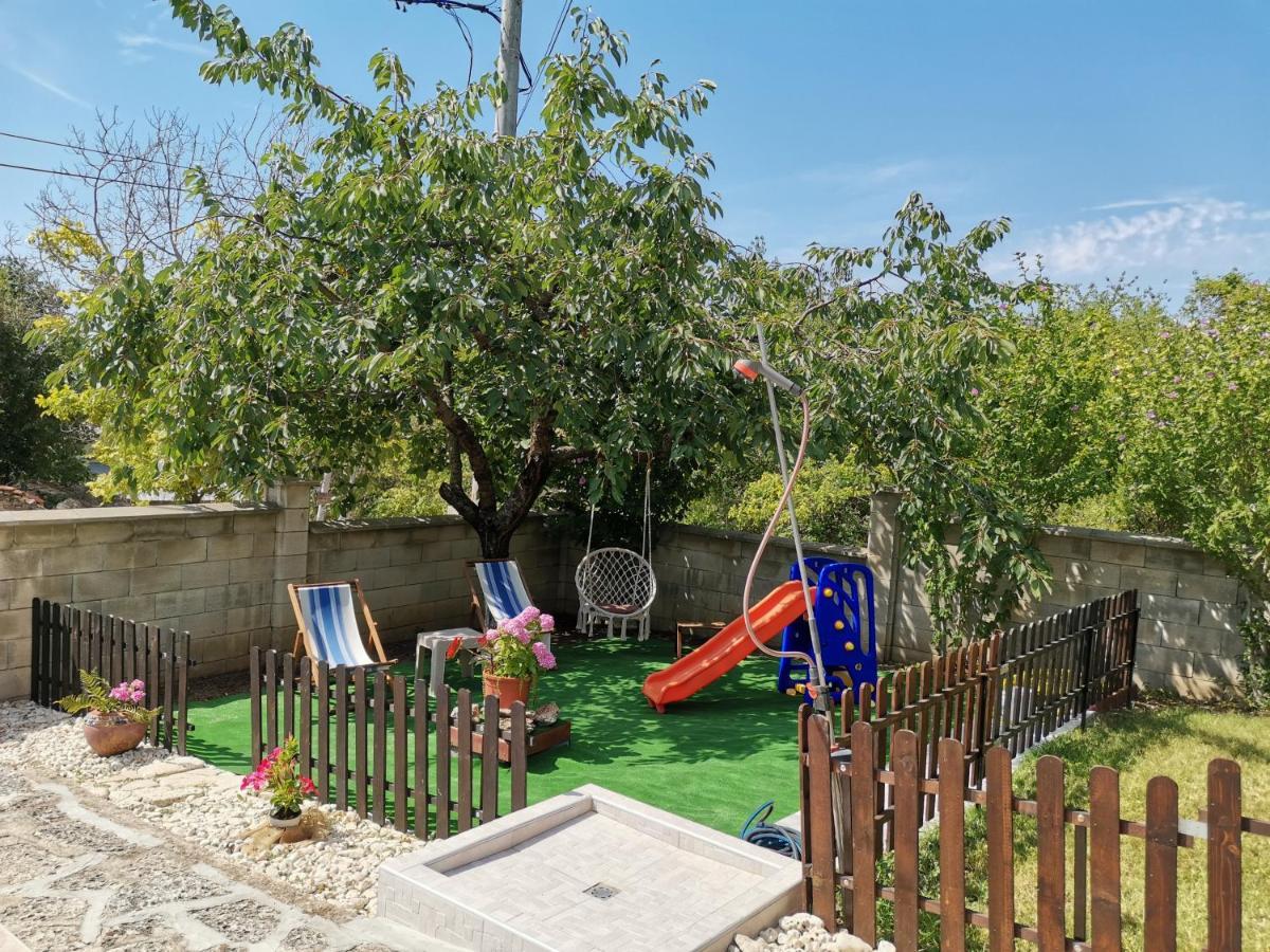 Guest House Olga Balcic Exterior foto