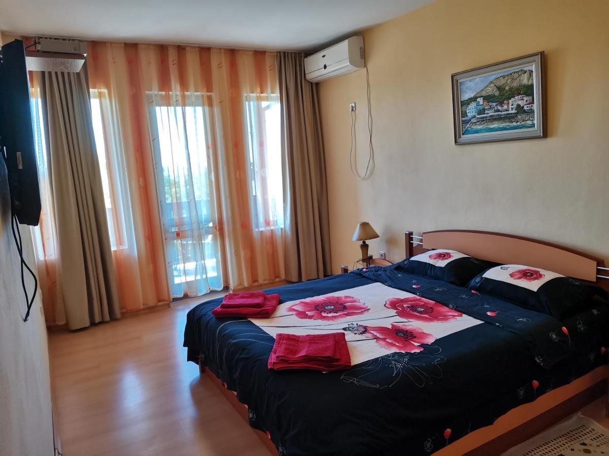 Guest House Olga Balcic Exterior foto