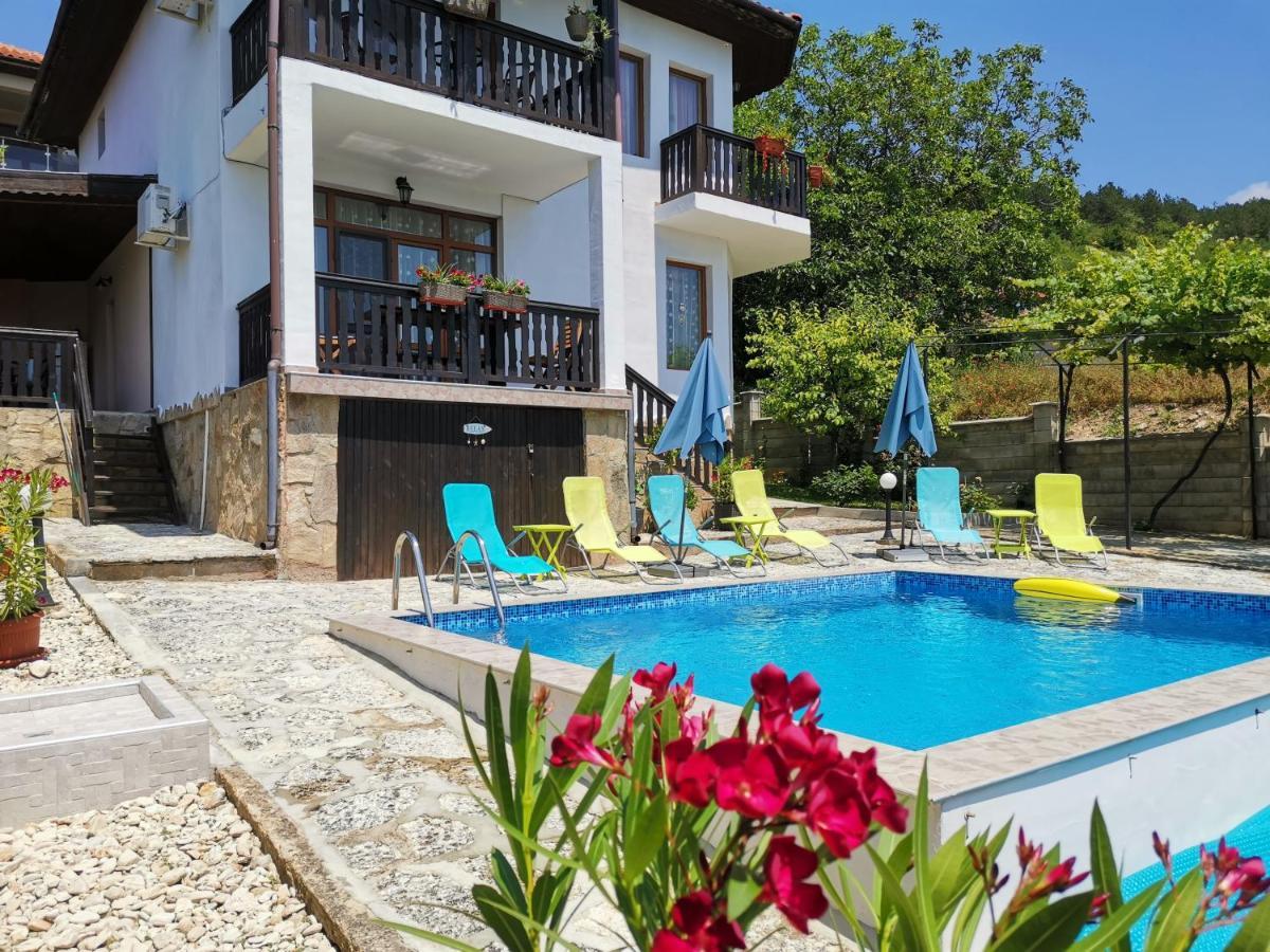 Guest House Olga Balcic Exterior foto