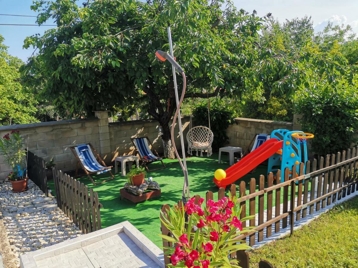 Guest House Olga Balcic Exterior foto