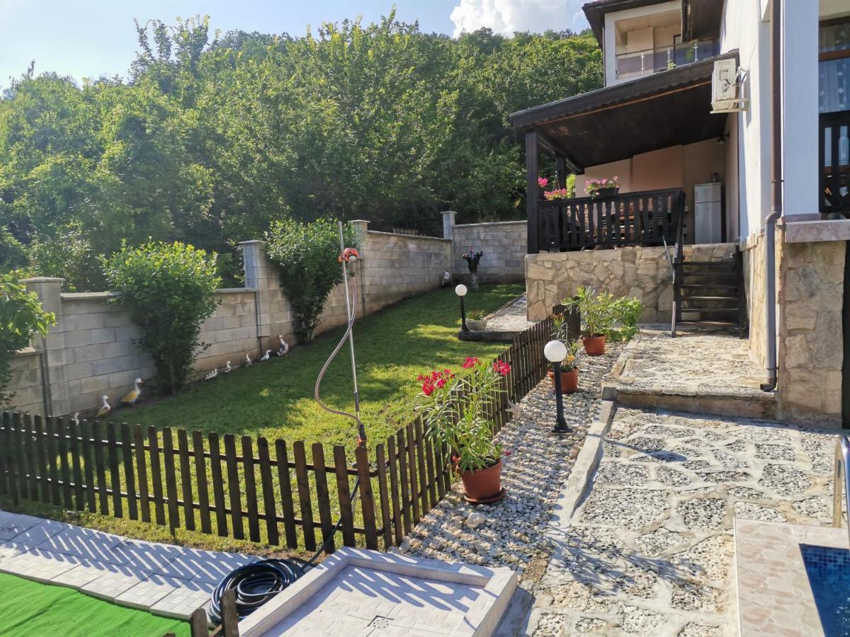 Guest House Olga Balcic Exterior foto